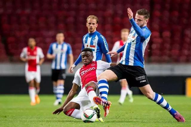 网球爱好者 网球爱好者