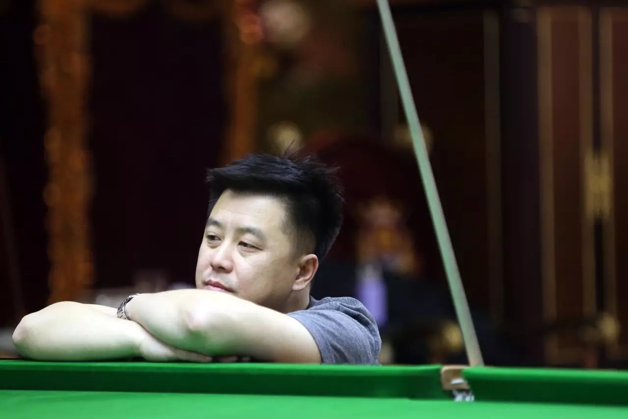 激动而扭曲 激动而扭曲